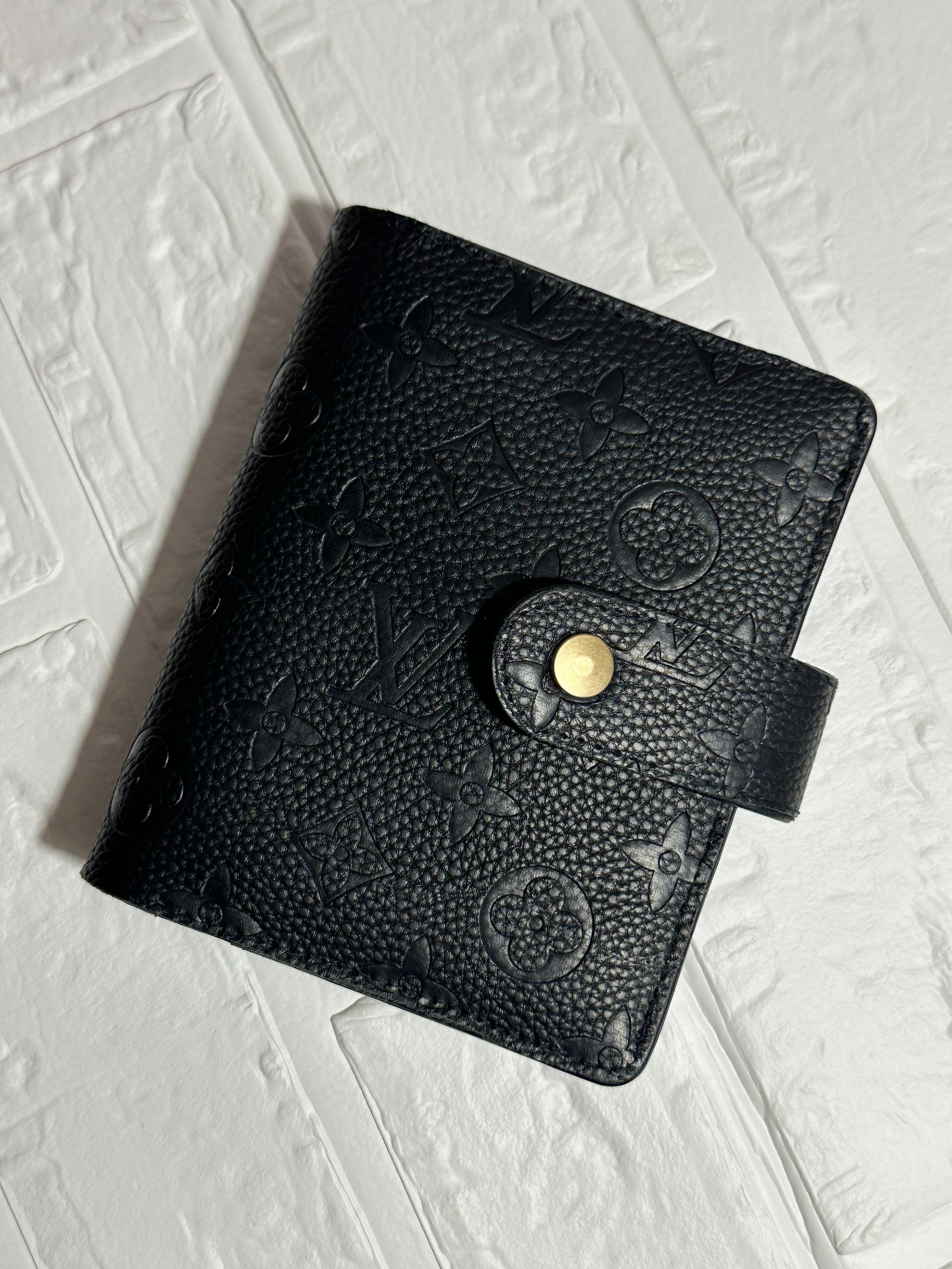 a7 lv wallet binder